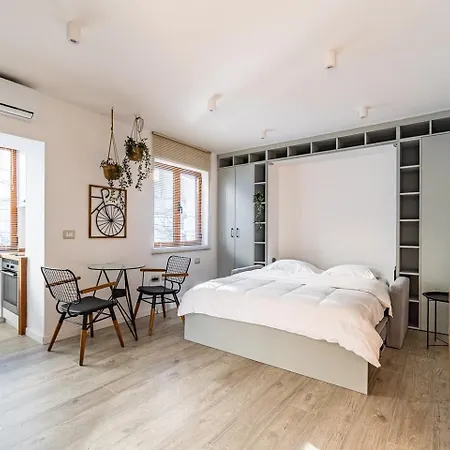 Modern Cozy Near New Bazaar *